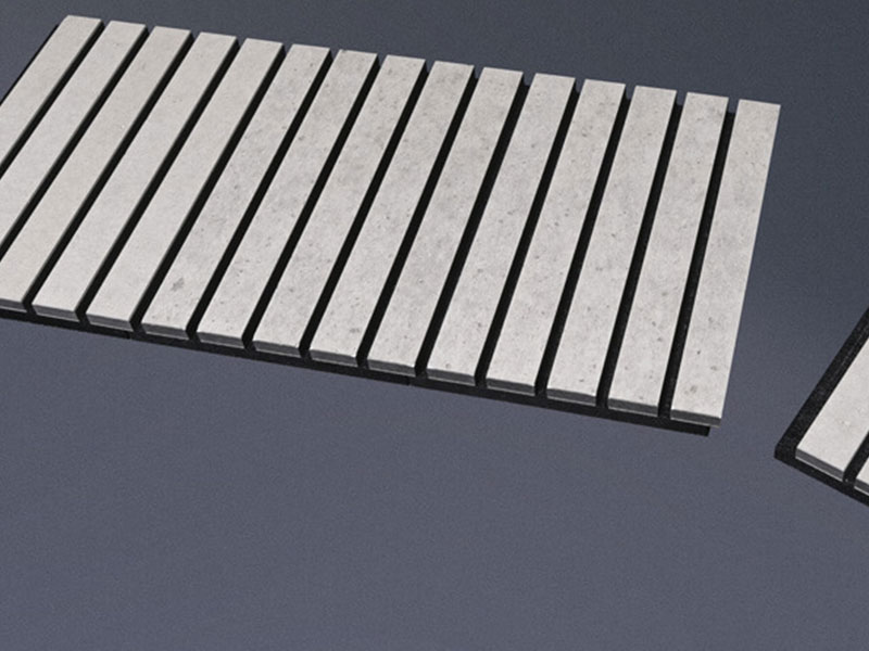 Λεπτομέρεια πάνελ Acoustic-RibPanel με λευκές ξύλινες λάμες και σκούρο φόντο τοίχου