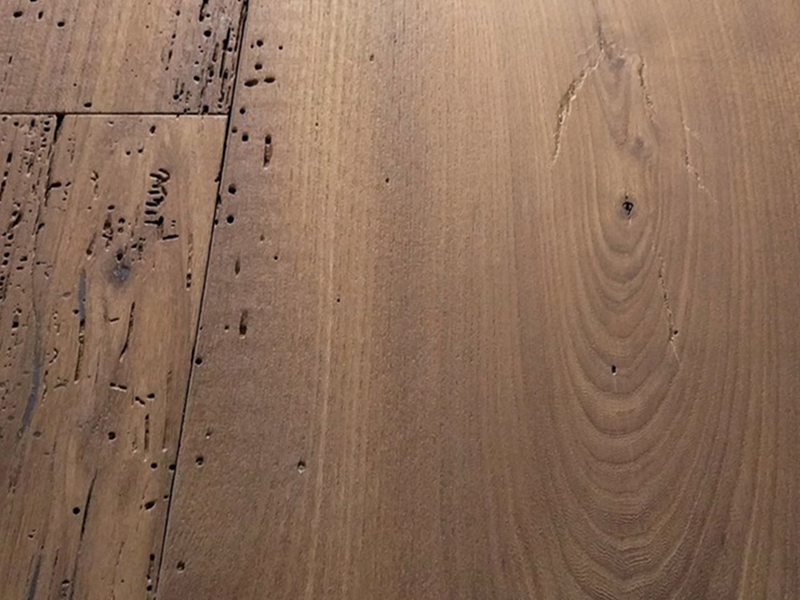 Ξύλινος καπλαμάς Naturali με έντονα νερά και φυσικούς ρόζους – Edillegno