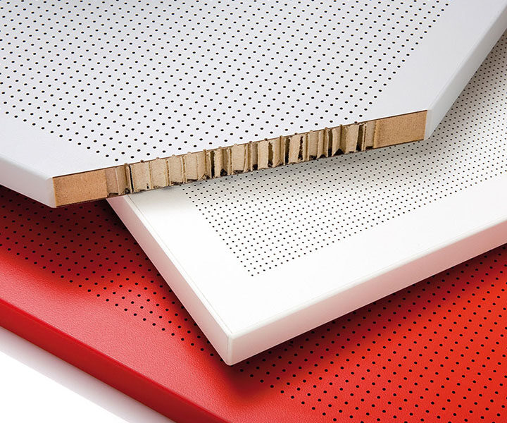 Ηχοαπορροφητικά πάνελ σε αίθουσα θεάτρου – ιδανικά για ακουστική βελτίωση και αισθητική ανύψωση χώρου.